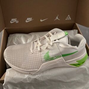 Nike Metcon 8 Phantom Green Strike